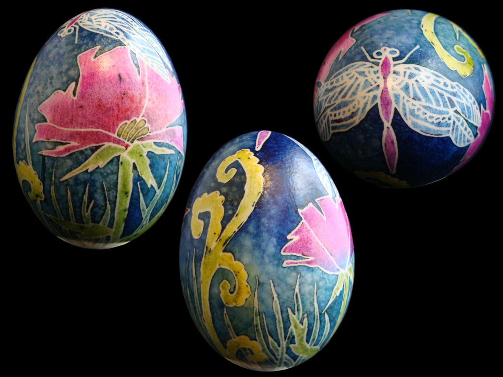 Dragonfly and Flowers Swan Egg