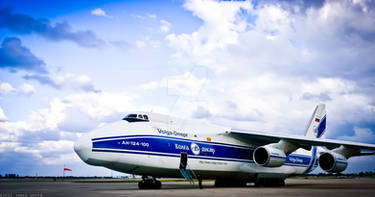 Antonov AN-124-100