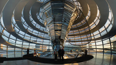 Reichstag Kupel runter