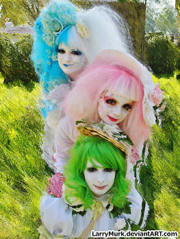 Colorful Costumes on Displaced Background GIMP Tut