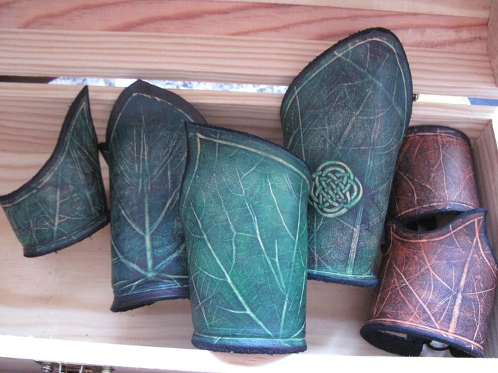 Wrist guards, leaf textured