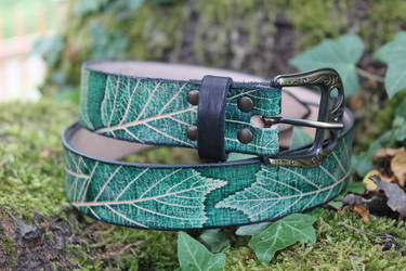 Leaf embossed leather belt