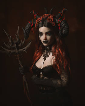 Mylouistopheles as Flora