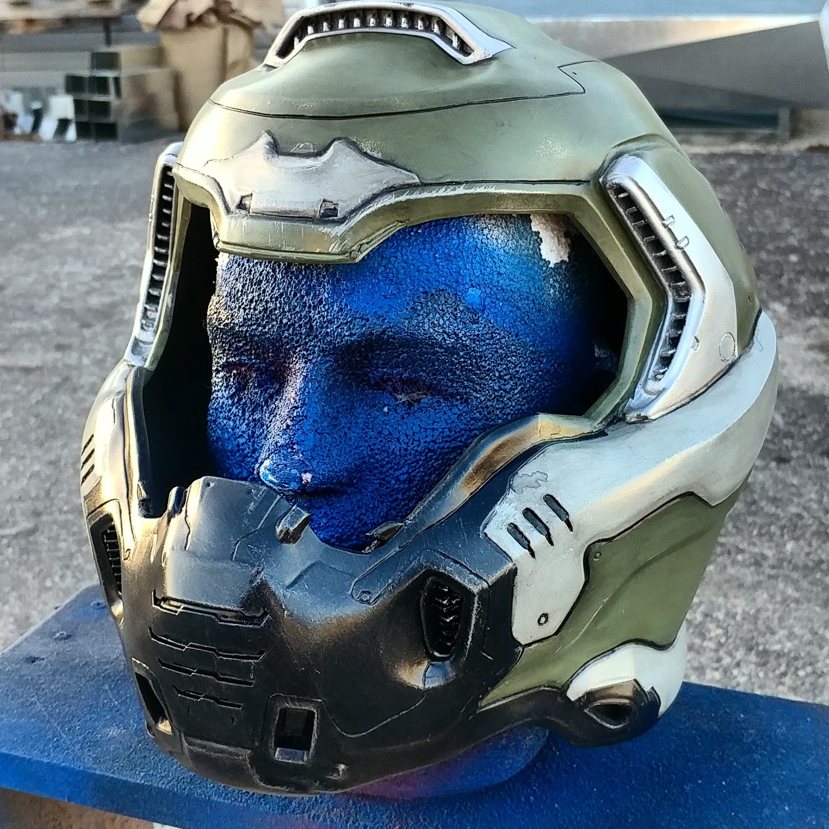 doom guy motorcycle helmet Doomguy Mask Adults Resin Men Full Head Mask Halloween Cosplay Costume Prop Updated Version : Clothing, Shoes & Jewelry offering a bold statement piece that elevates any cosplay or collection DOOM Guy 2016 Replica Helmet