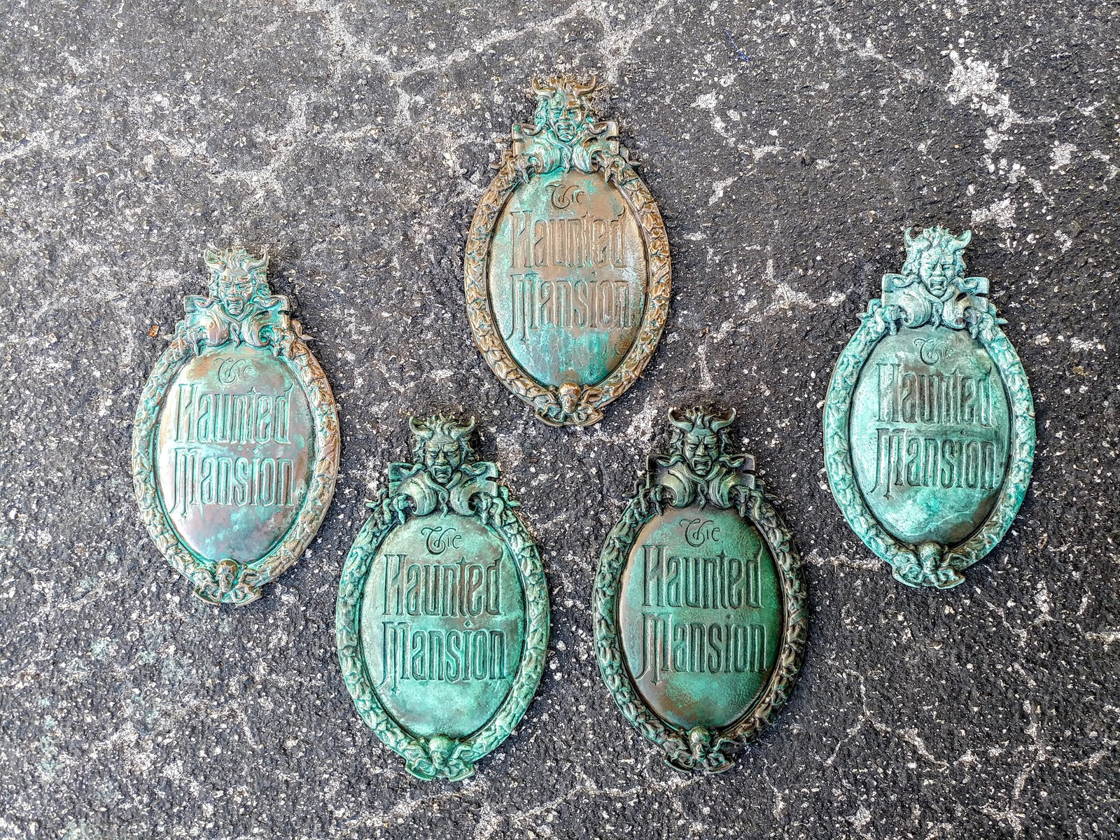 DisneyWorld Haunted Mansion 12in Plaque Replicas