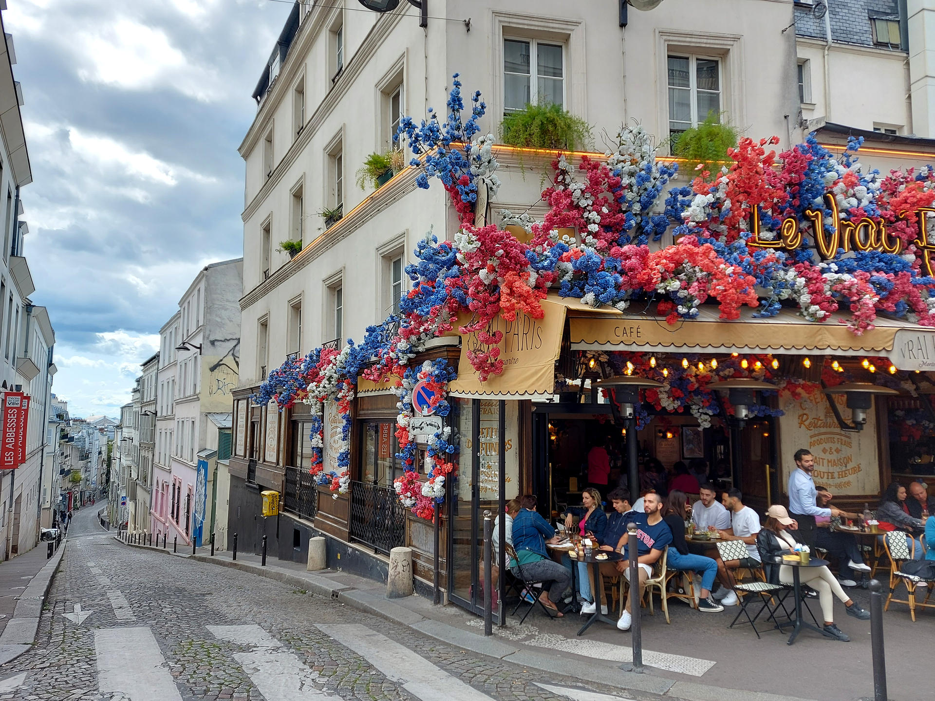 Streets of Paris by dcheeky on DeviantArt