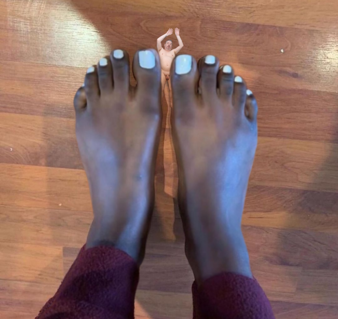 Ebony toes by smuggler37 on DeviantArt