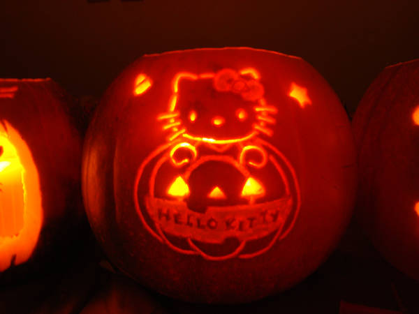 Hello Kitty Pumpkin Carving 3 by katrivsor