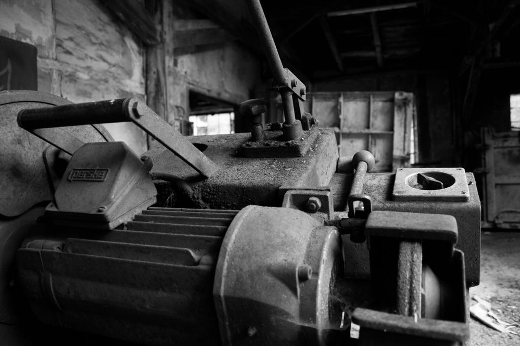 Decrepit Machine machine by creeperino on DeviantArt