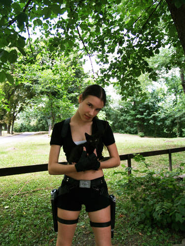 Lara Croft and Kitten...