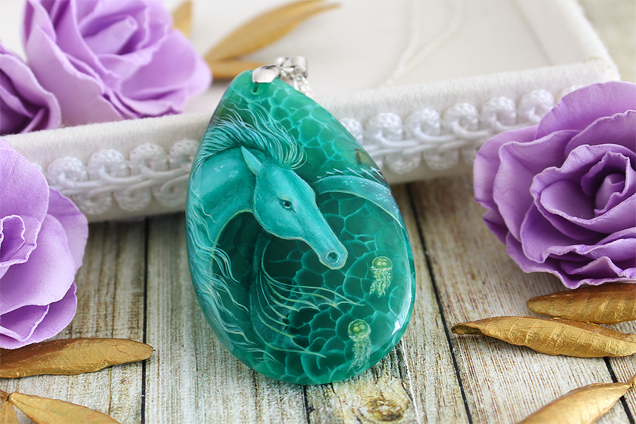 Sea horse II - handmade painted stone pendant