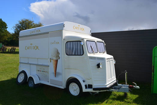 Whipsnade Gelateria trailer van 1