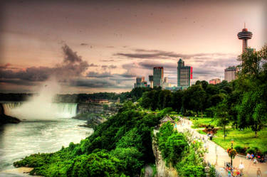 Niagra Falls at twilight