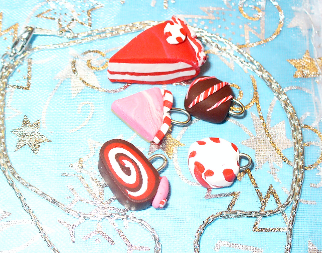 Winter cake charms