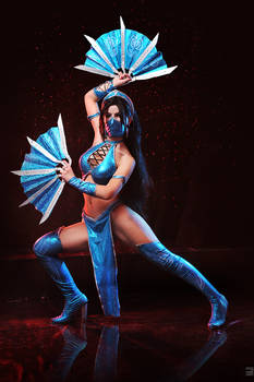 Kitana Mortal Kombat cosplay