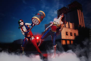 cosplay Wonder Woman VS/ Harley Quinn injustice