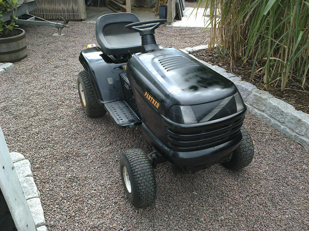 Yard tracktor construcktion by darkness-angel