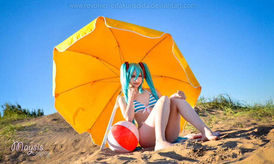 Hatsune Miku Swimwear cosplay