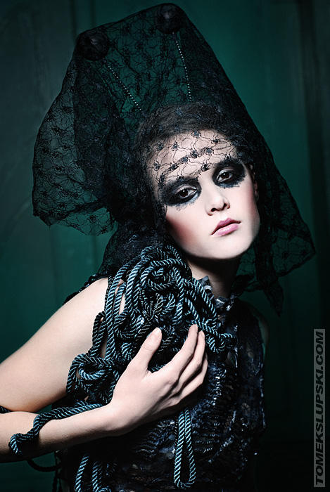 Mascarade widow hat and dress by KasiaKonieczka