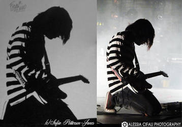 Frank Iero and his guitar.