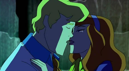 Fred and Daphne's Fourth Kiss (3)