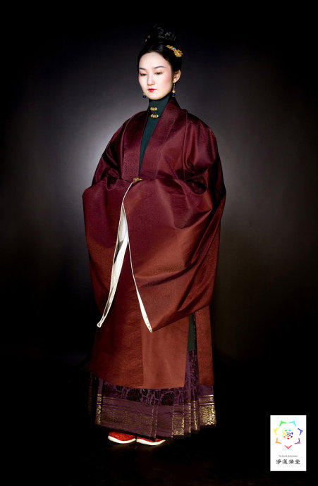 Red Robe Ming Ming Dynasty's costume 2 by williswong on DeviantArt