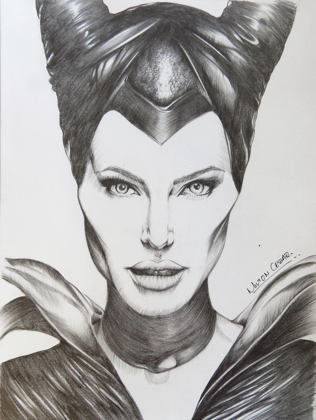 Drawing-Maleficent-Angelina-Jolie-3