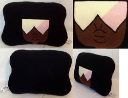 :SU: Garnet Pillow