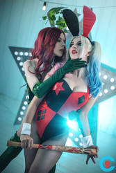 Poison Ivy and Harley Quinn