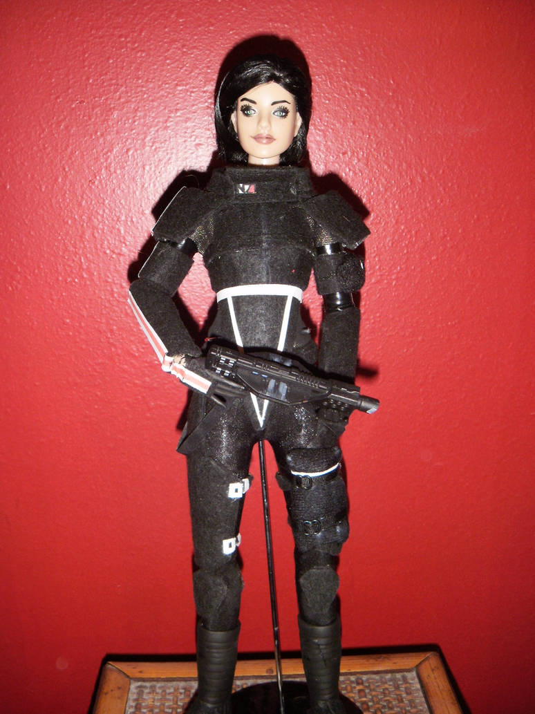 Armored Female Shepard by MacedonianMuse on DeviantArt