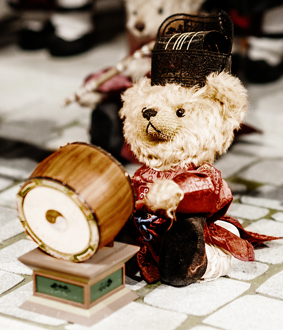 Drummer Bear