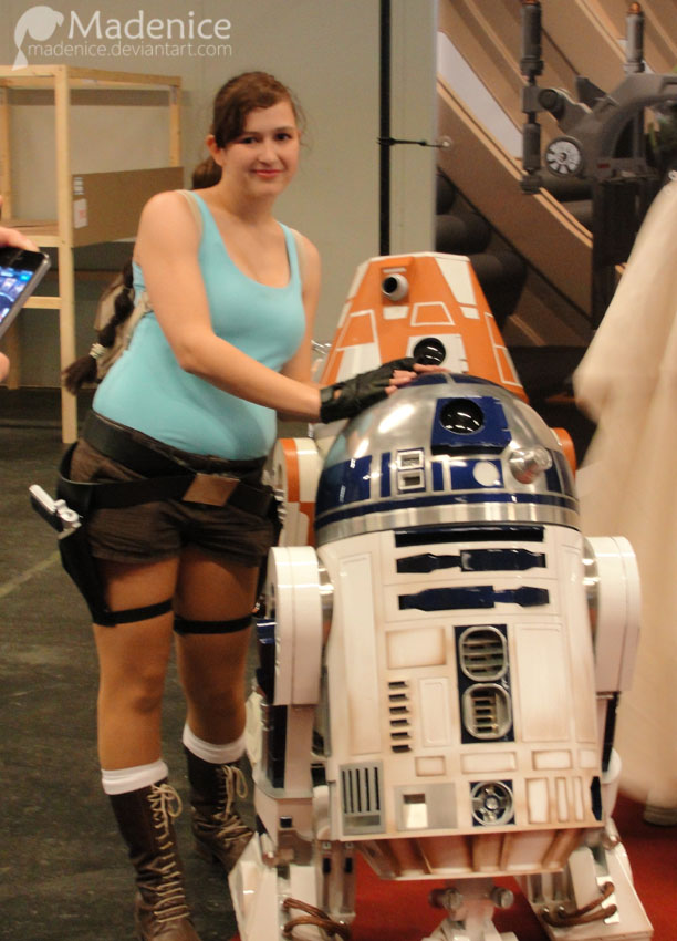 Lara Croft and R2