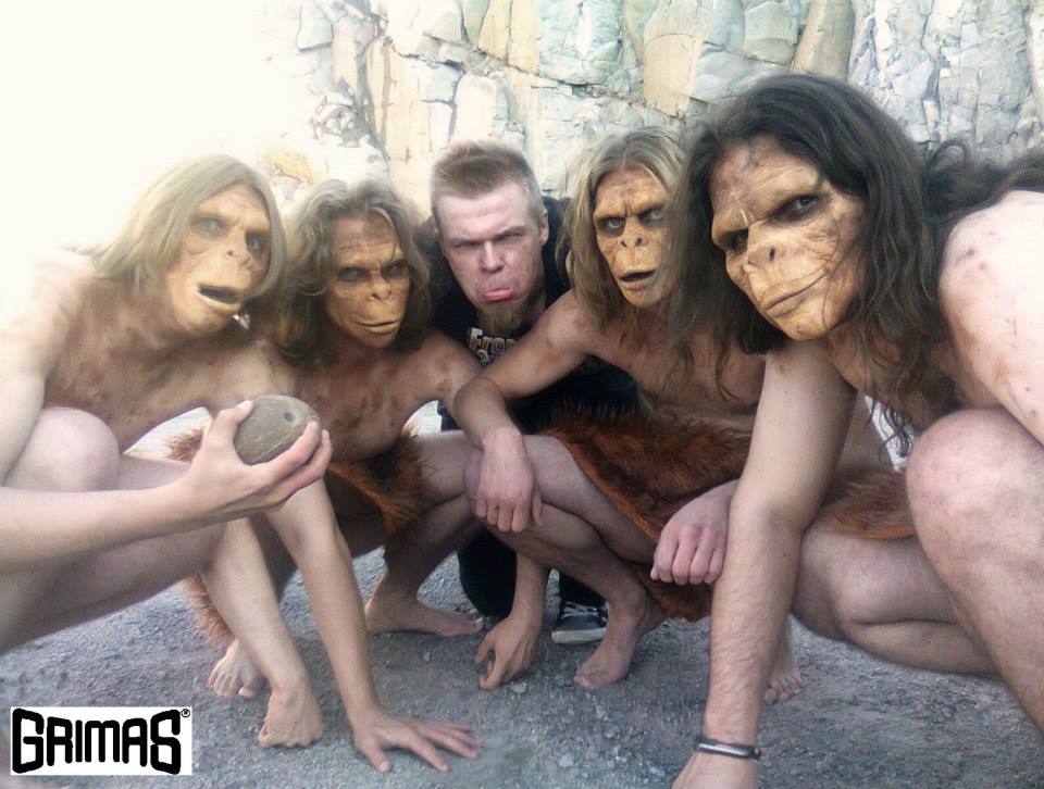 4 apes and Ari Savonen.