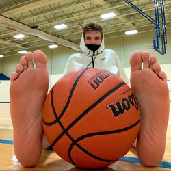 The Magic Basketball (Male Foot Growth)