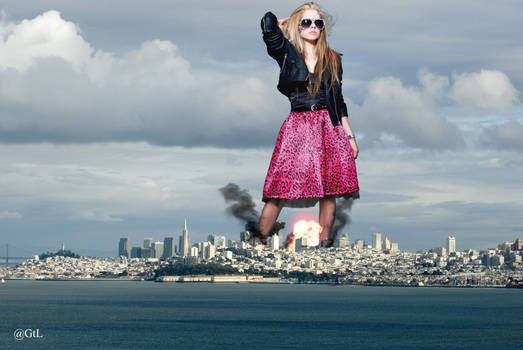 Giantess Avril at San Francisco