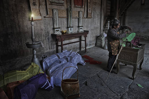 Traditional Ancient Lantern Maker