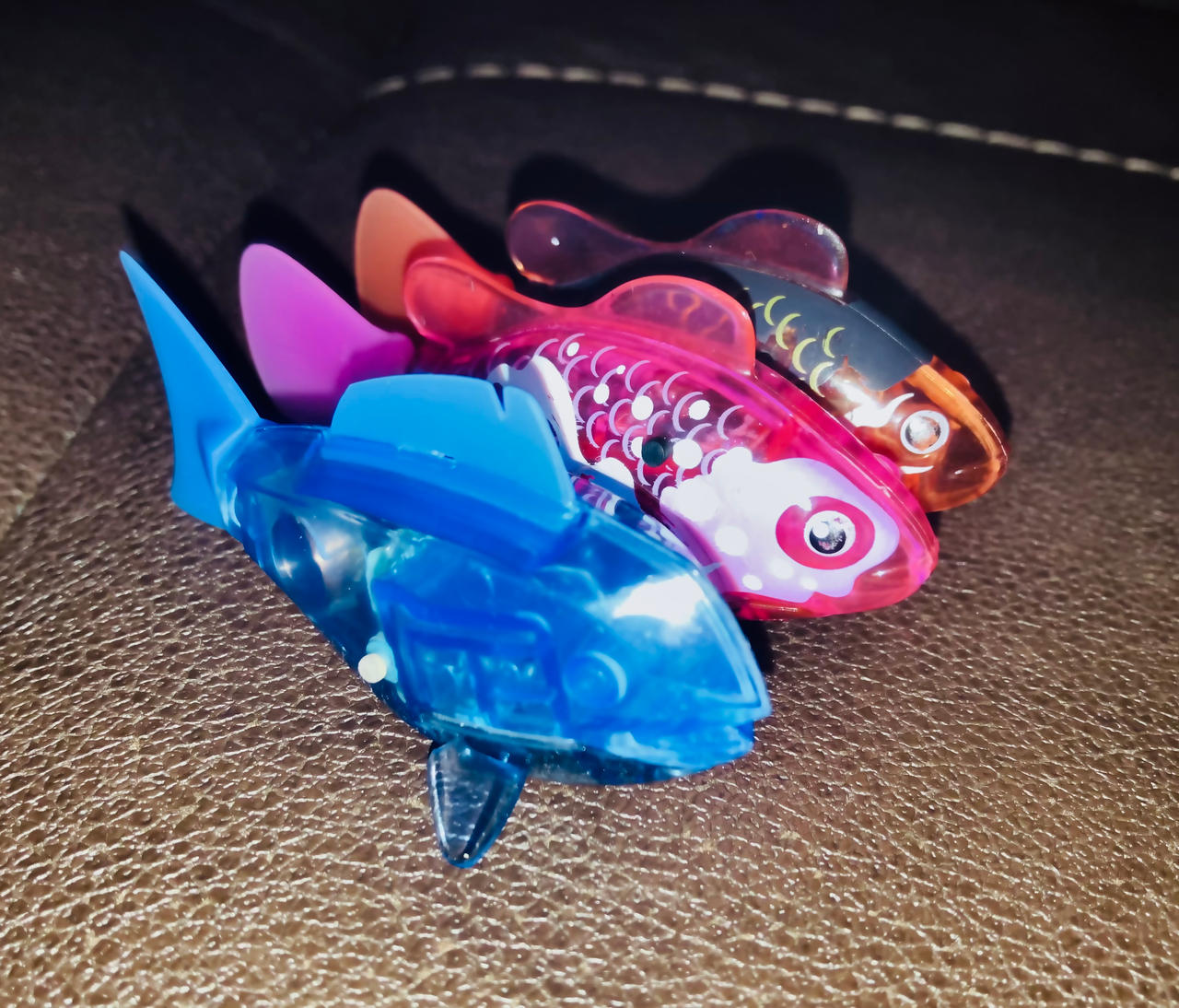 Robo fish red pink and Hexbug Aquabot blue fish by shark123123 on DeviantArt