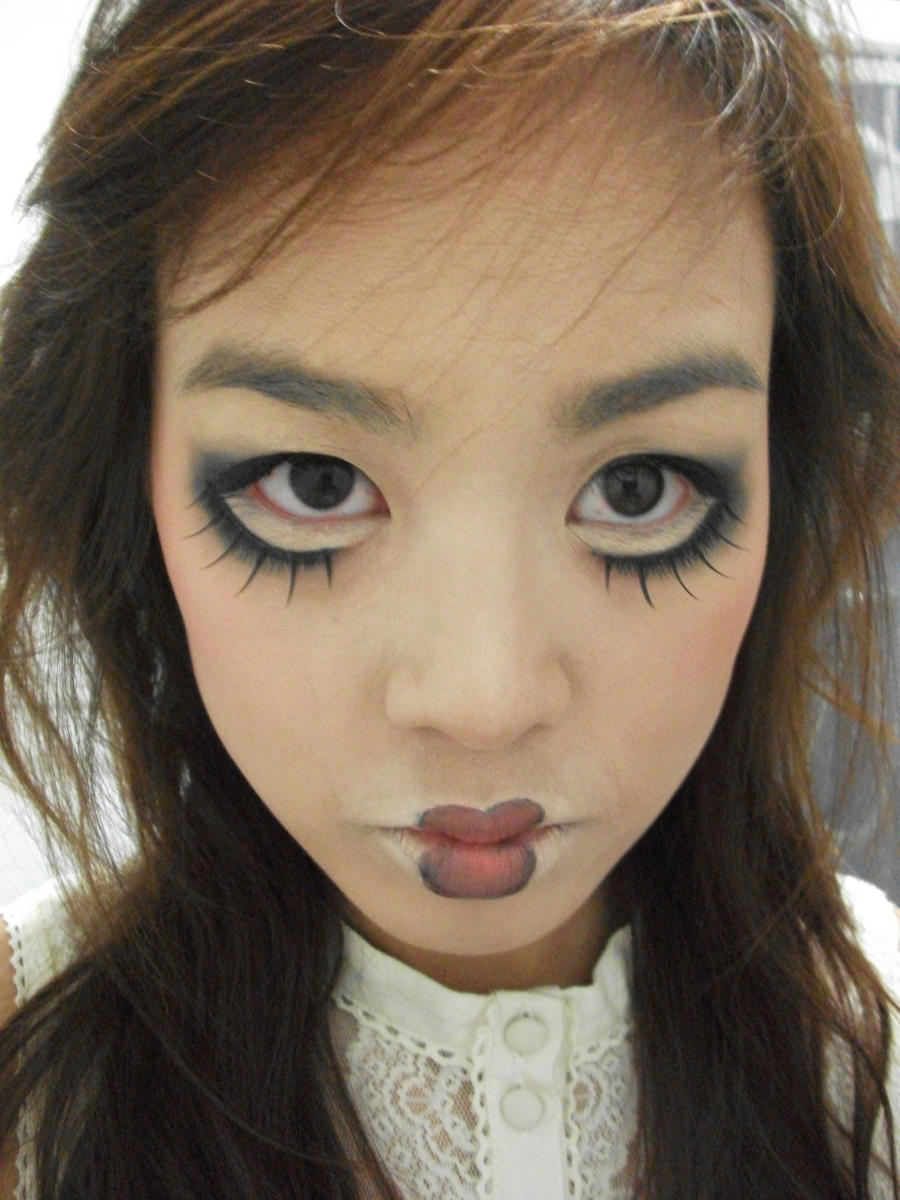 Creepy doll: Halloween makeup by DeviantArt