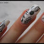 silver camomile -nail-art