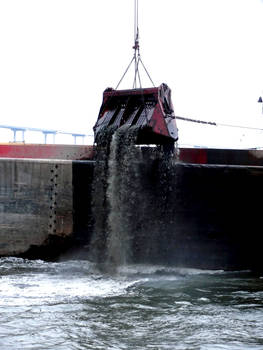 Dredging the Charleston Harbor