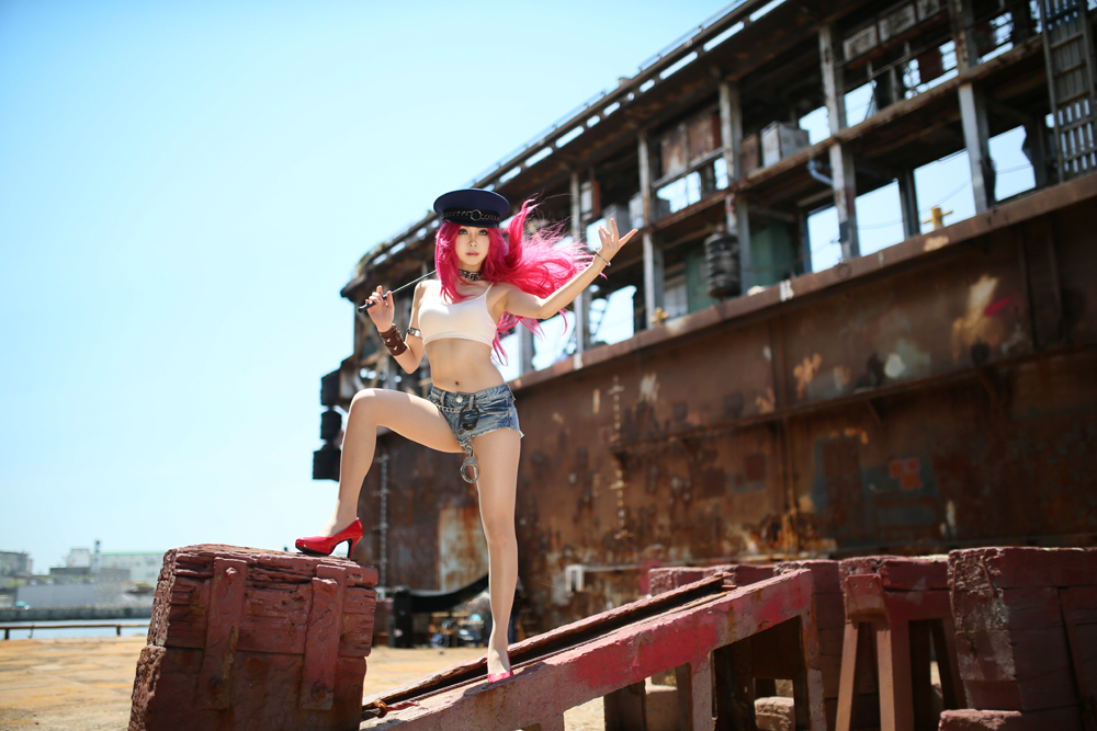 ULTRA STREET FIGHTER IV Poison by Niea-JPN