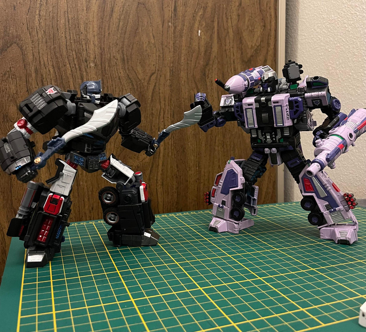 Cybertronian Optimus Primal and Megatron by chocnumber14 on DeviantArt