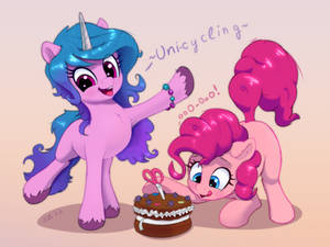 Pony Izzy made cake for Pinkie Pie