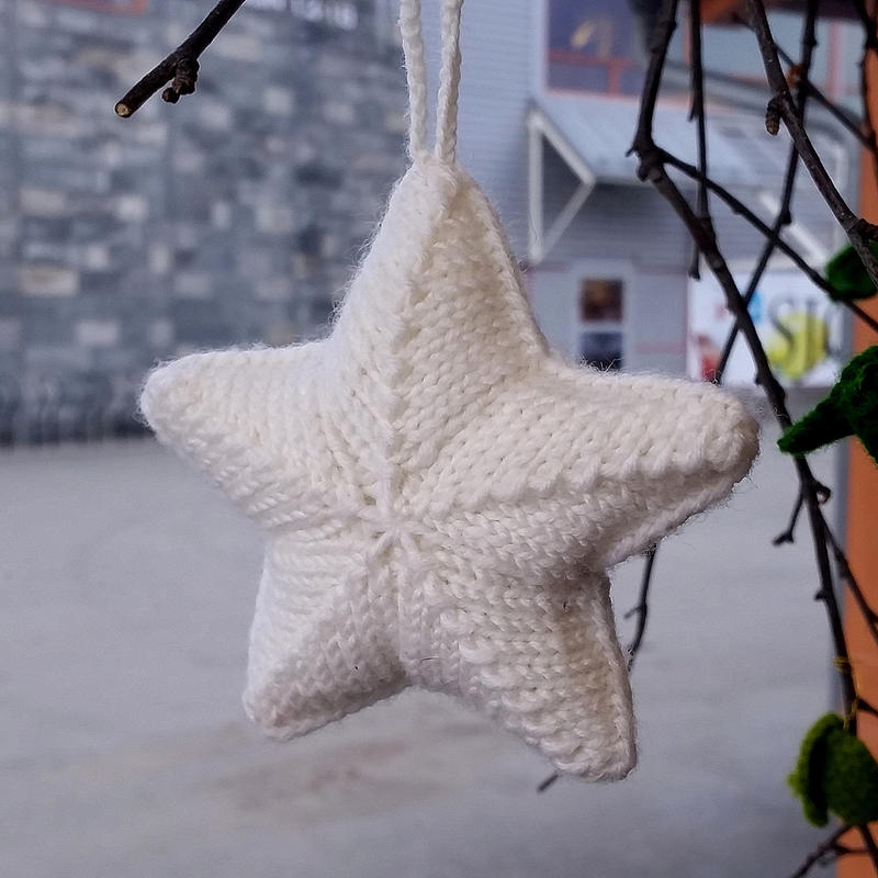 Star - knitted Christmas ornament by KnitLizzy on DeviantArt
