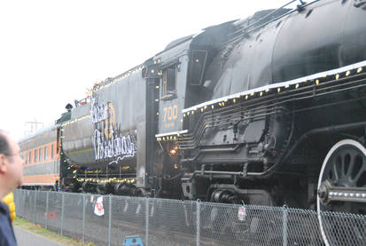 SPnS 700 and PNWC 600 on the 2014 Holiday Express