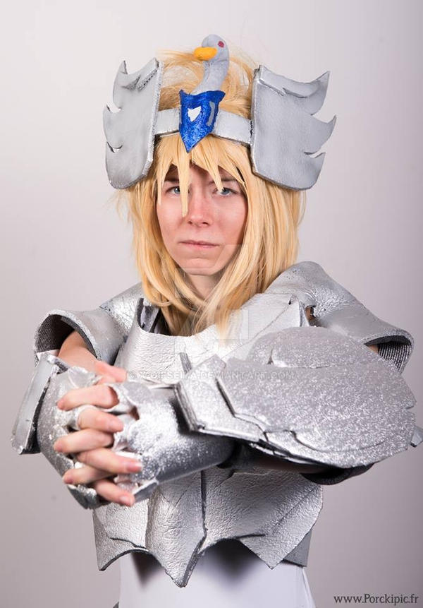 Hyoog Cosplay Hyoga by x-gifseiya on DeviantArt