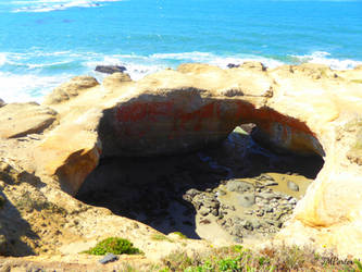 Devil's Punchbowl, Oregon by JMPorter