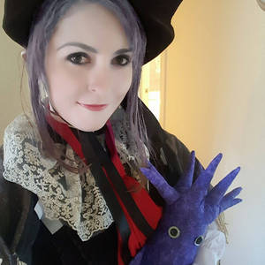 Bloodborne doll cosplay with squid baby
