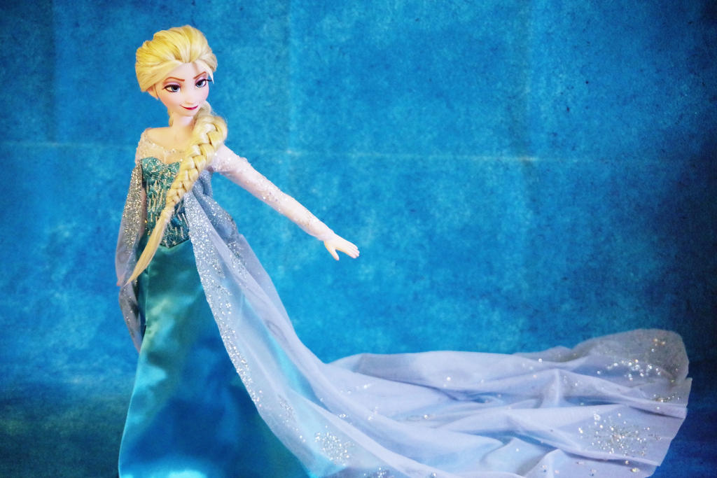 Disney Singing doll Elsa OOAK Custom repaint by MINAcoco on DeviantArt