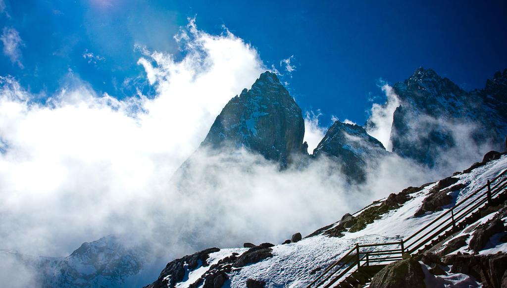 Yu Long Snow Mountain